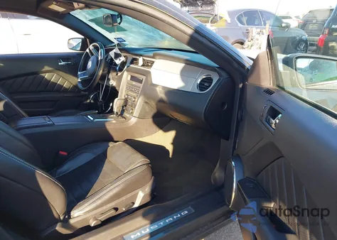 2014 Ford Mustang V6 Premium from USA, damaged, VIN 1ZVBP8AM5E5217099